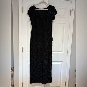 NWT Connected Apparel Lace and Sequins Short Sleeve Gown Size 10